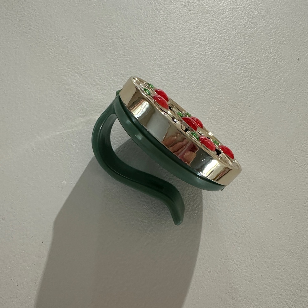 Strawberry Accessories - Picture 4 of 5